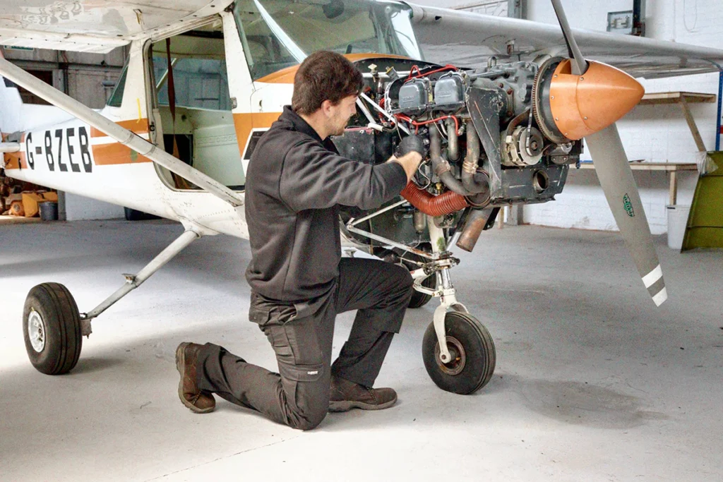davidson aviation banner mechanic